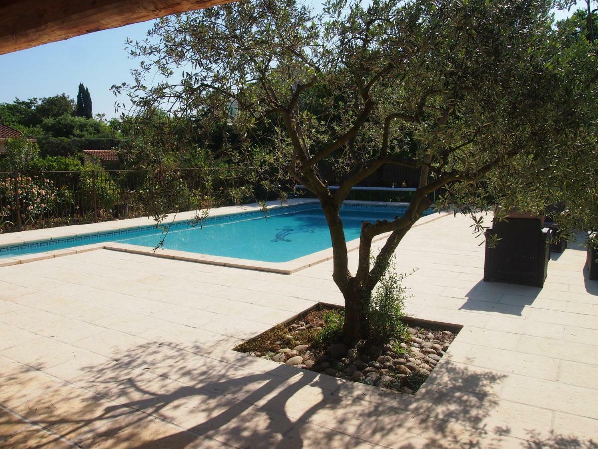Les Buis Apartment Carpentras Bagian luar foto