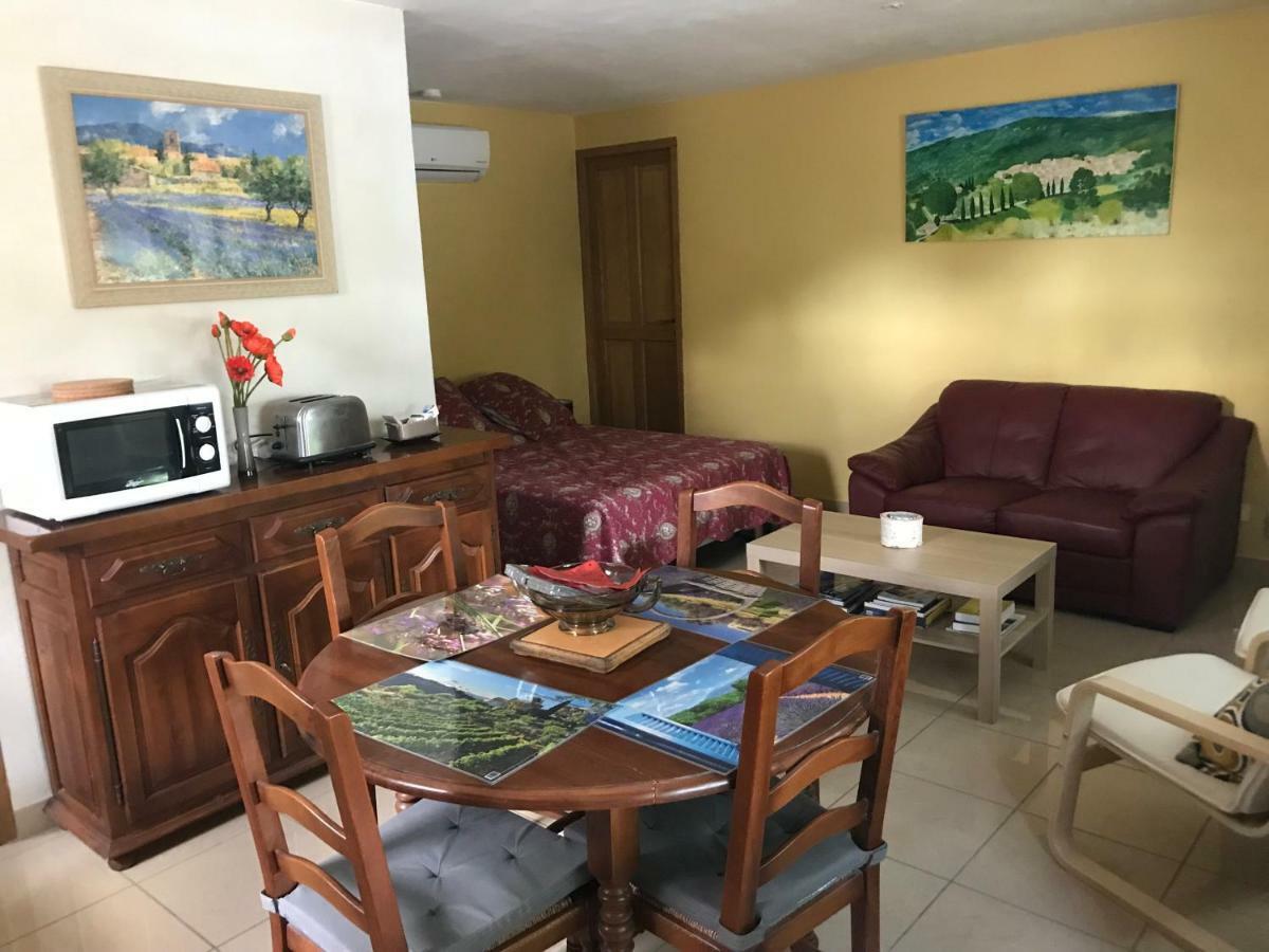 Les Buis Apartment Carpentras Bagian luar foto