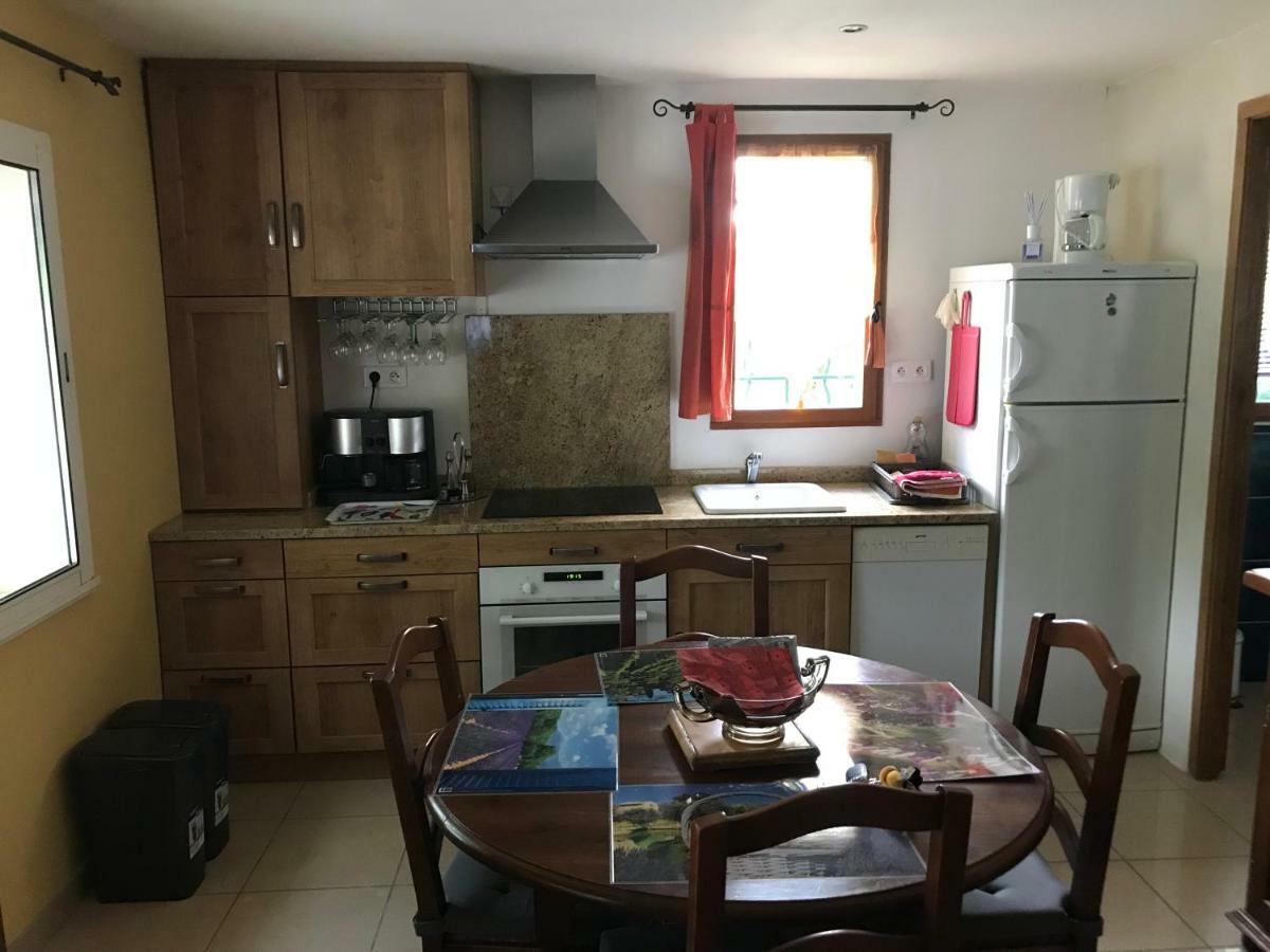 Les Buis Apartment Carpentras Bagian luar foto